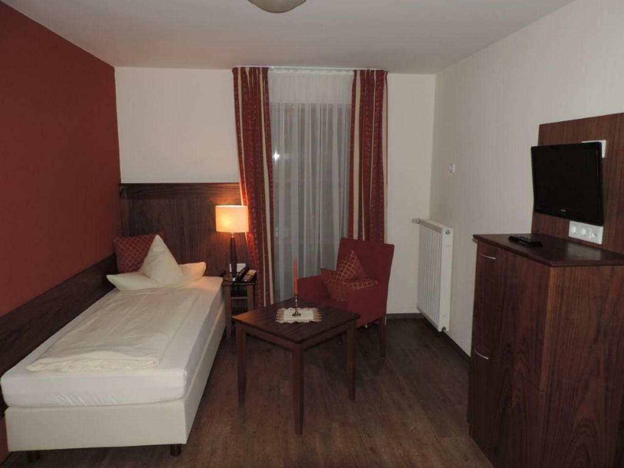 Hotelgasthof Zur Sonne Bad Gogging Bagian luar foto